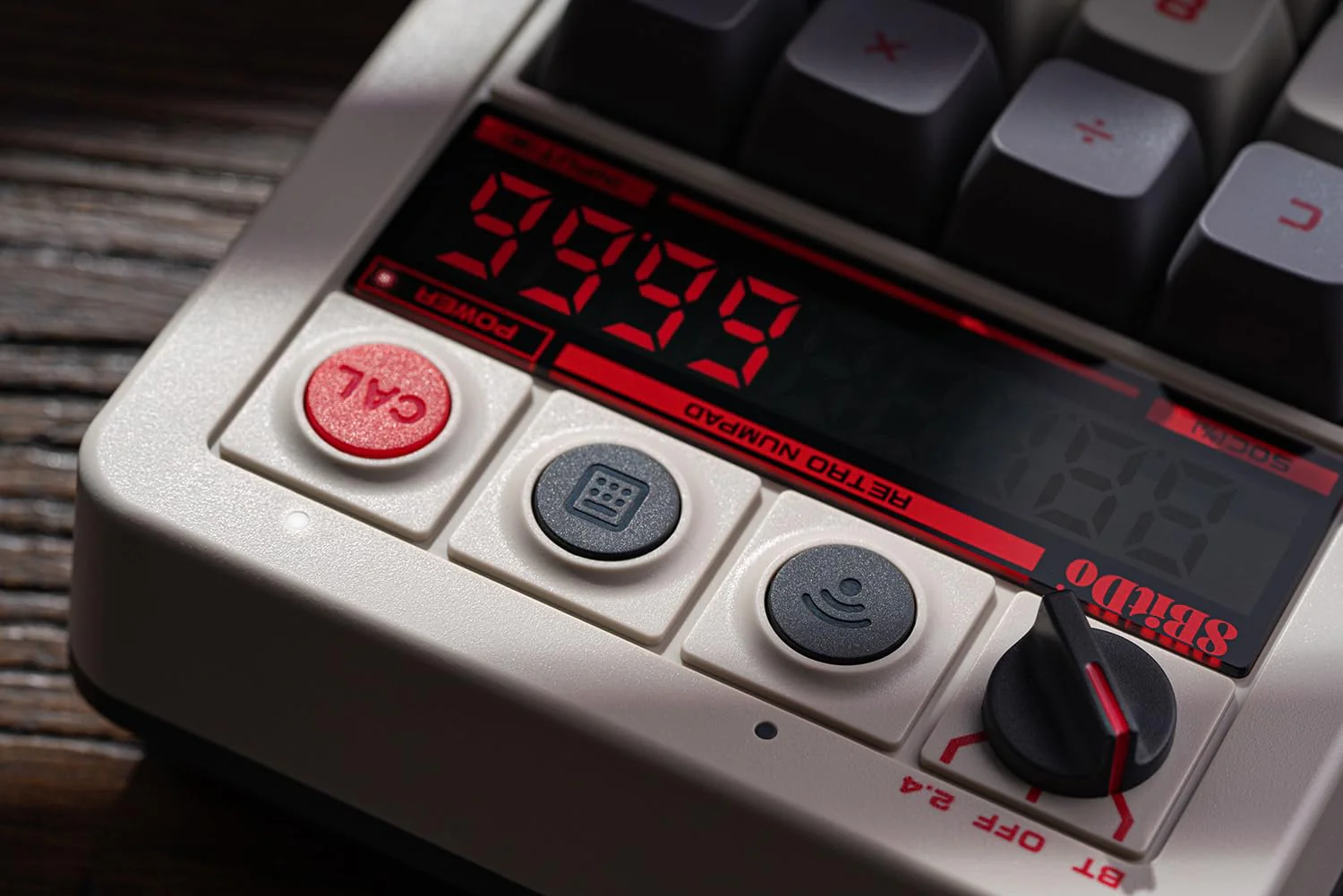 8Bitdo Retro 18 Mechanical Numpad (B5HB) (Fami Edition, N Edition, C64 Edition, M Edition) - Image 15