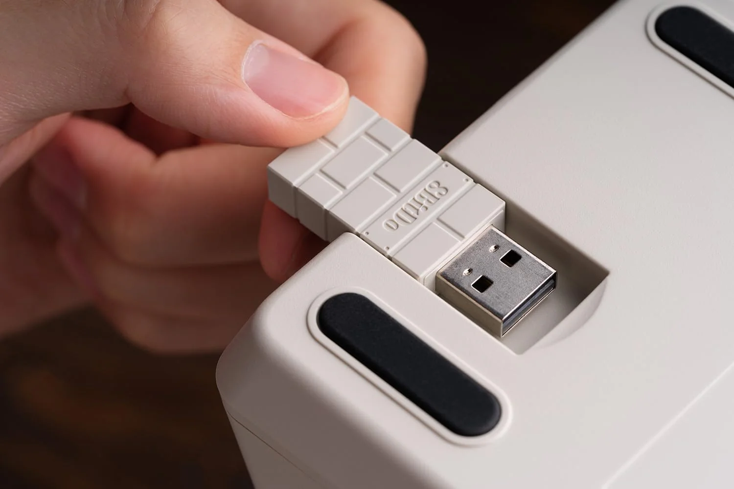 8Bitdo Retro 18 Mechanical Numpad (B5HB) (Fami Edition, N Edition, C64 Edition, M Edition) - Image 23