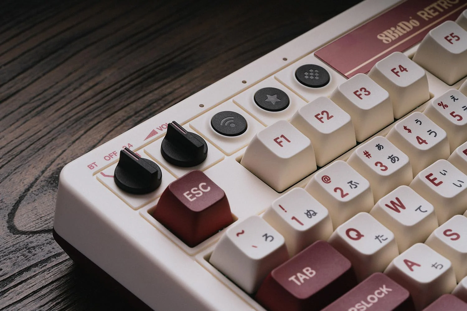 8Bitdo Retro Mechanical Keyboard (C64 Edition, M Edition, N Edition, Fami Edition) - Image 22