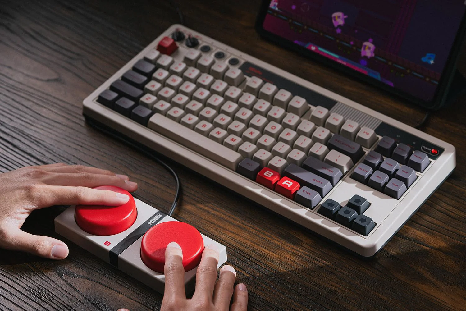 8Bitdo Retro Mechanical Keyboard (C64 Edition, M Edition, N Edition, Fami Edition) - Image 29