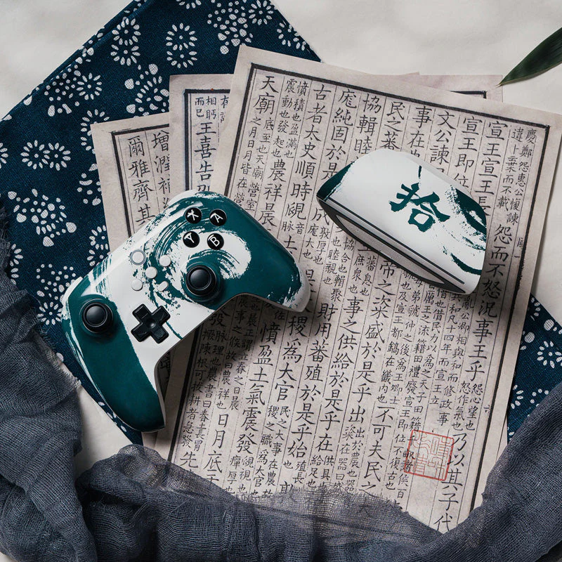 8bitdo Ultimate Bluetooth Controller 10th Anniversary Limited Edition w/ Protective Case - Image 12