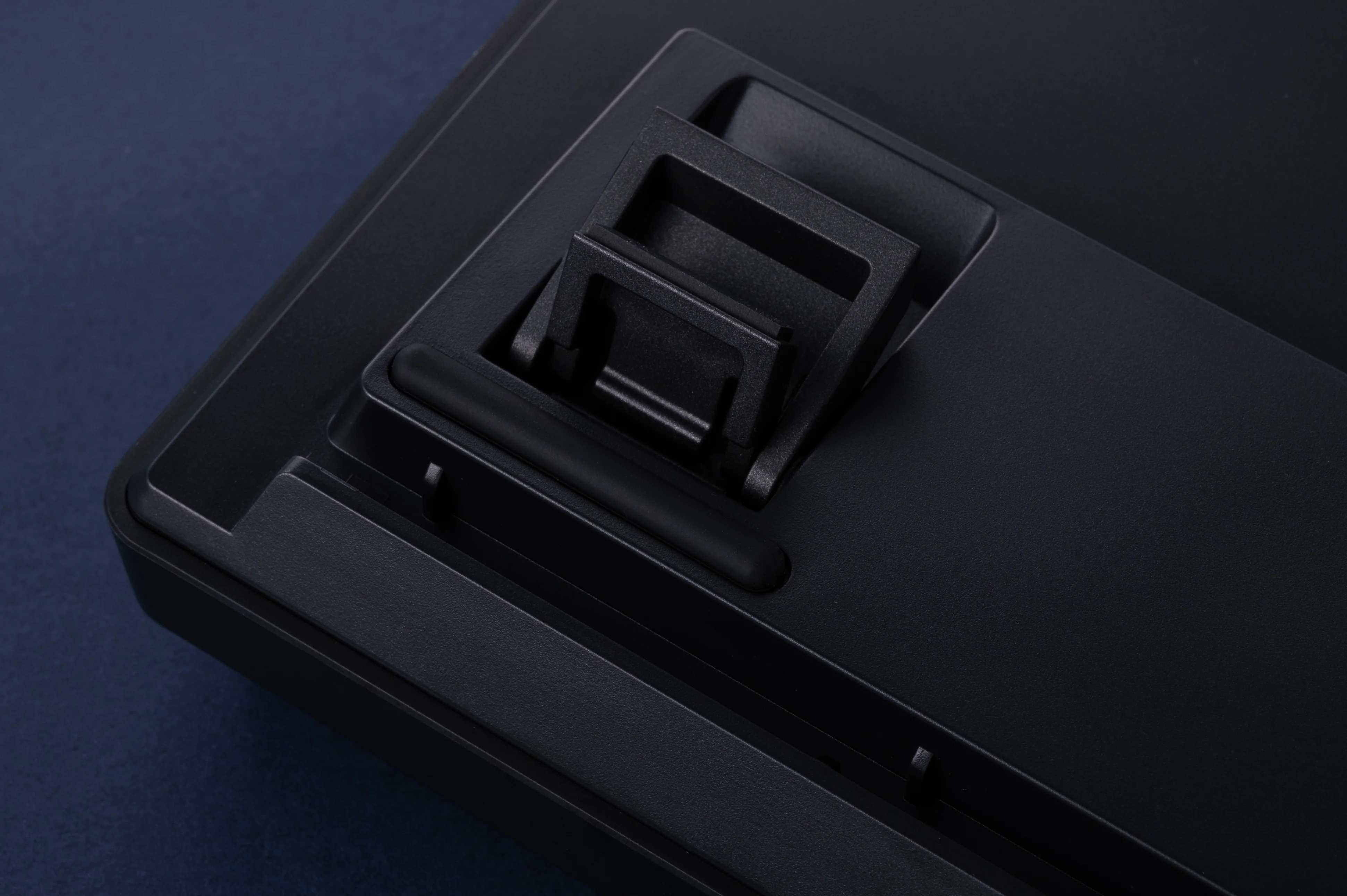 Akko 5087S VIA RGB Hot-Swappable Mechanical Keyboard Midnight (Gateron Pink-Lubed) - Image 5
