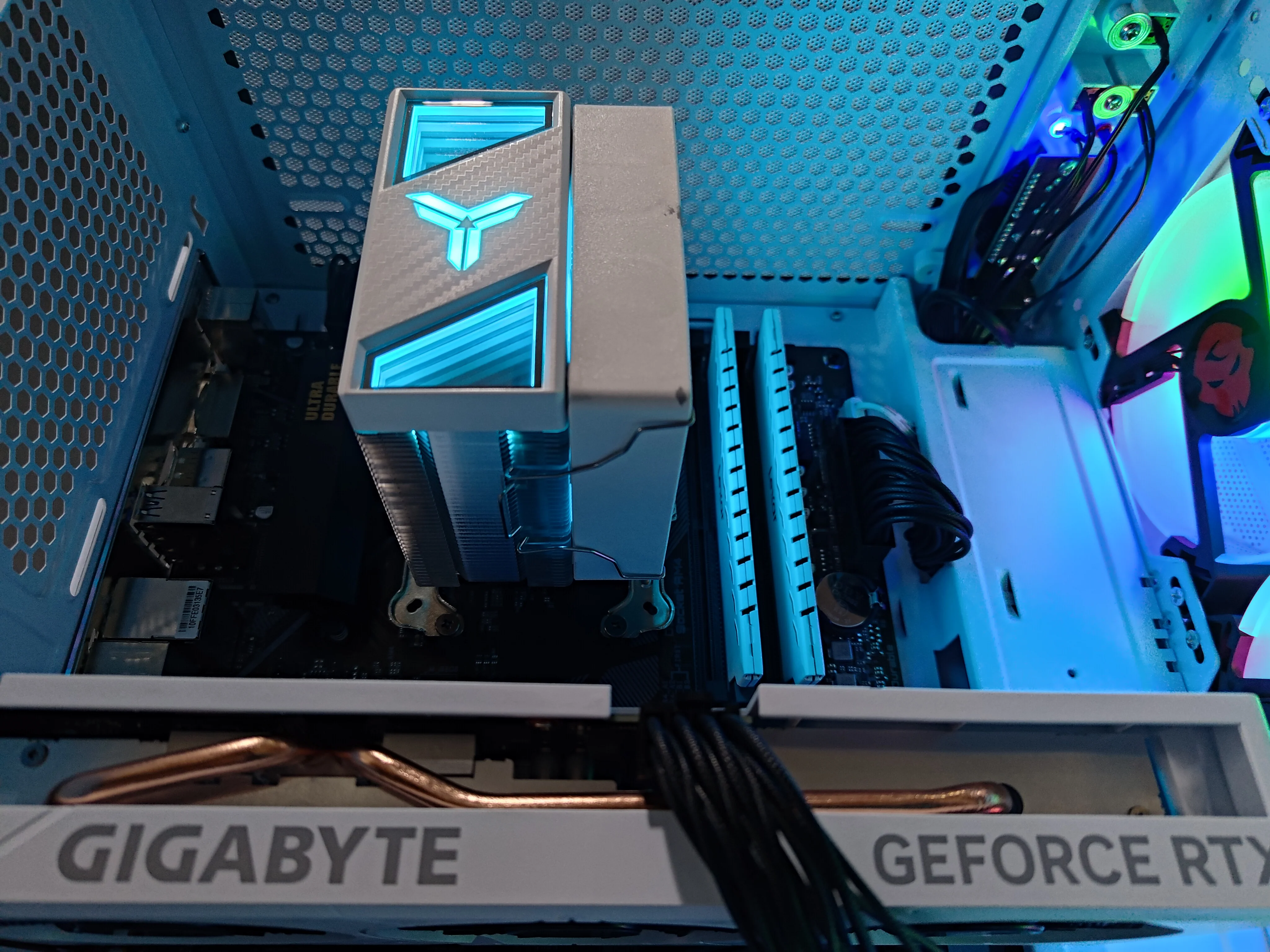 Alpha Aurora White Desktop Gaming PC | AMD Ryzen 5 5600 | 16GB RAM |  512GB SSD | RTX 4060 OC | Windows 11 Pro - Image 5