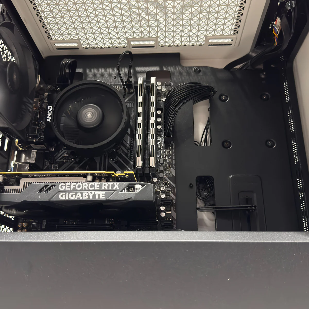 Alpha Macube White Desktop Gaming PC | AMD Ryzen 5 5500 | 16GB (2x8GB) RAM | 512GB SSD | RTX 3050 | Windows 11 Pro - Image 5
