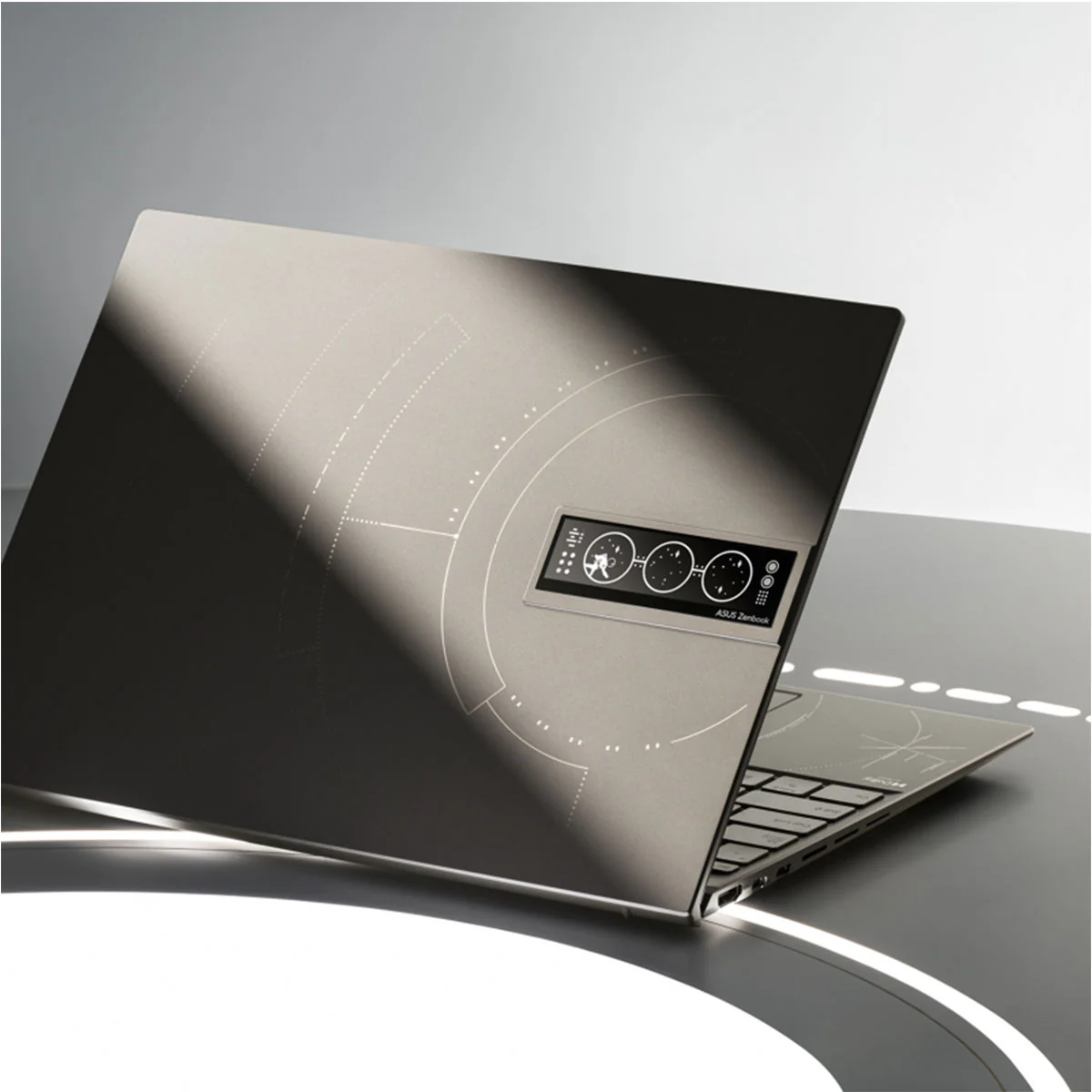 Asus Zenbook 14X OLED Space Edition UX5401ZAS-KN016WS Laptop (Zero-G Titanium) | 14", 2.8K (2880 x 1800) OLED | i7-12700H | 16GB RAM | Intel Iris Xᵉ Graphics |  1TB SSD | Windows 11 Home | MS Office H&S 2021 | Sleeve | Asus BP1504 Casual Backpack - Image 9