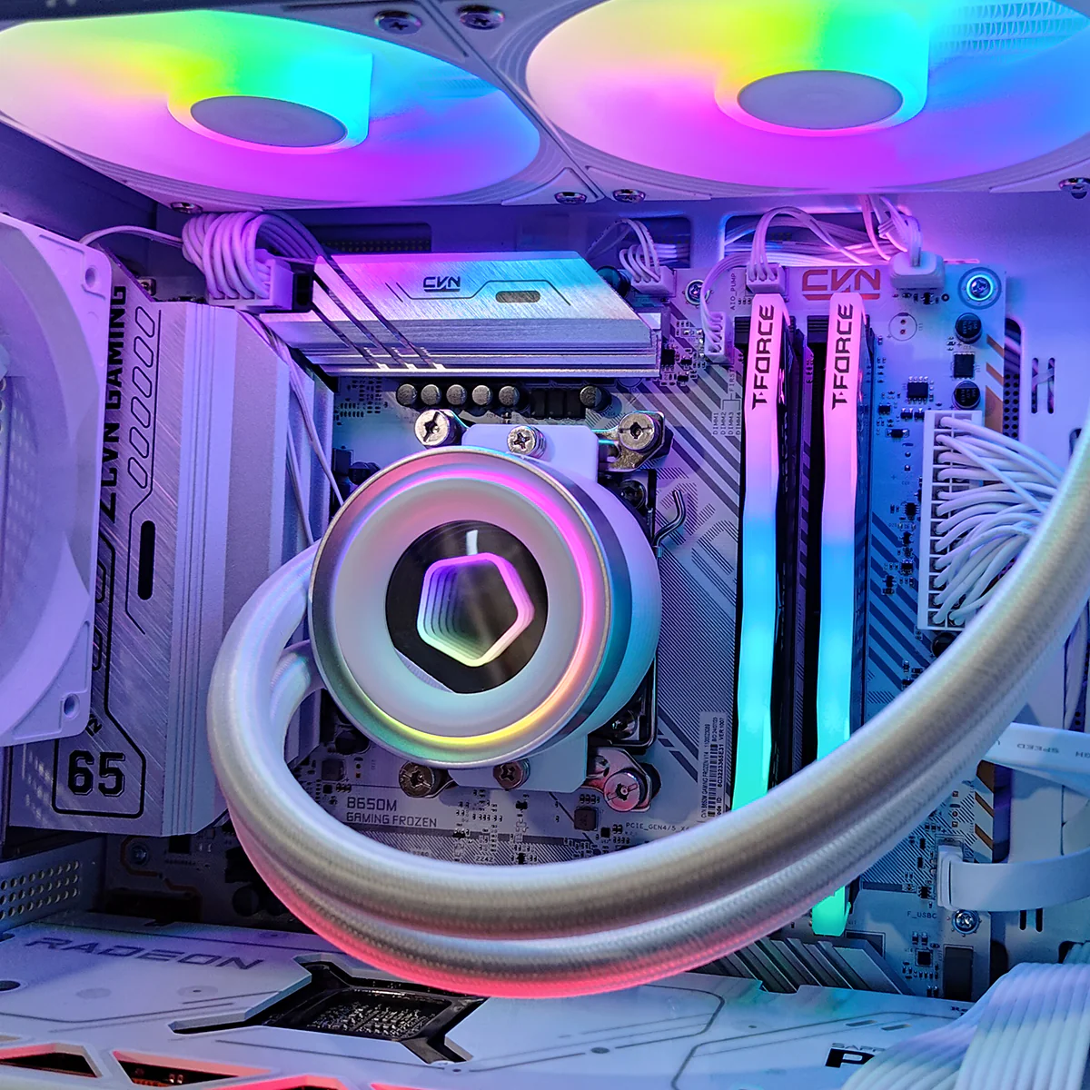 Aurora Fusion 2 White Desktop Gaming PC | AMD Ryzen 5 7600 | 32GB RAM | 1TB SSD | RX 7800 XT | Windows 11 Pro - Image 5