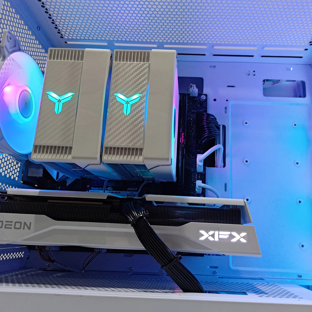 Aurora X5M White Desktop Gaming PC | AMD Ryzen 7 8700F | 16GB (2x8GB) RAM | 1TB SSD | RX 9060 XT | Windows 11 Pro - Image 3