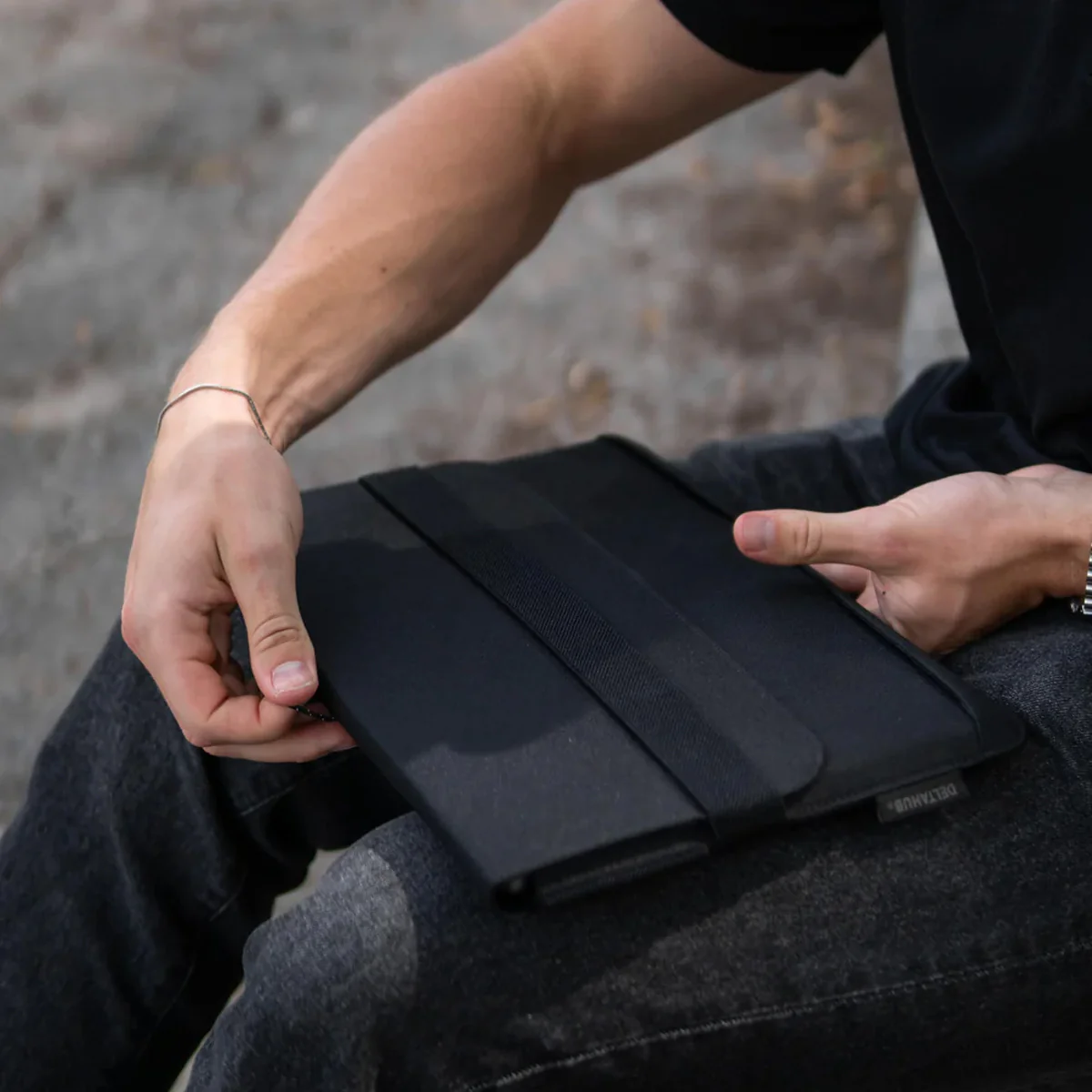 DeltaHub Formo Laptop Sleeve - Black (13 inches, 14 inches, 16 inches) - Image 9