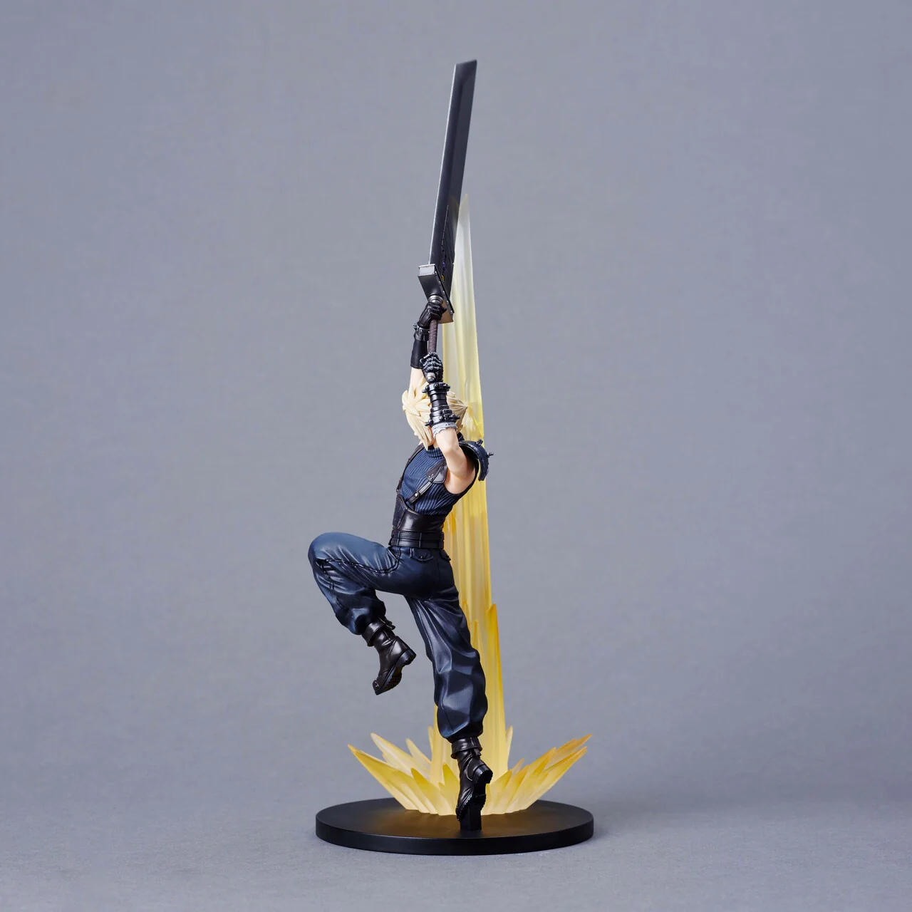 Final Fantasy VII Rebirth Statuette - Cloud Strife - Image 3