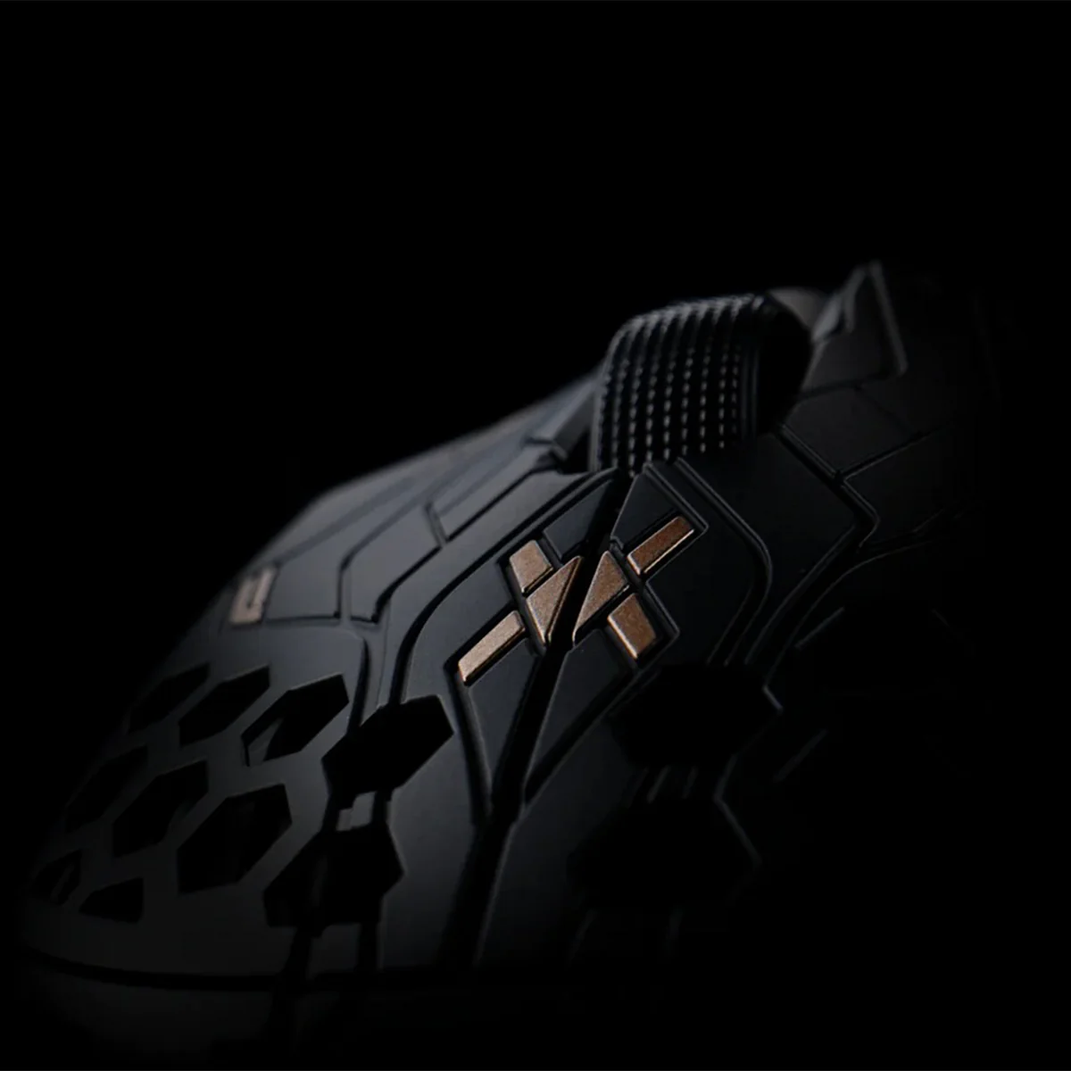 Finalmouse ULTRALIGHTX Wireless Gaming Mouse (Guardian) Tiger (L) - Image 4