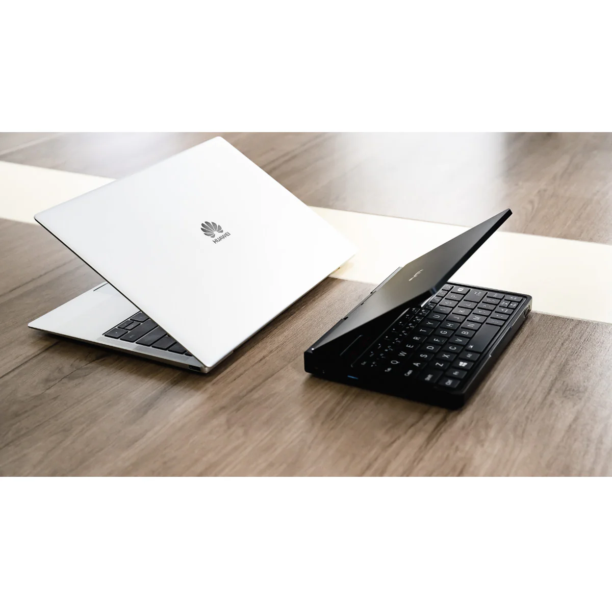 GPD Pocket 4 2025 AMD Ryzen 7 8840U 8.8" LTPS (2560x1600) 144Hz High-Refresh Iris Display 16GB RAM 1TB SSD Windows 11 Home Handheld AI PC + GPD Pocket 4 Protection Case - Image 14