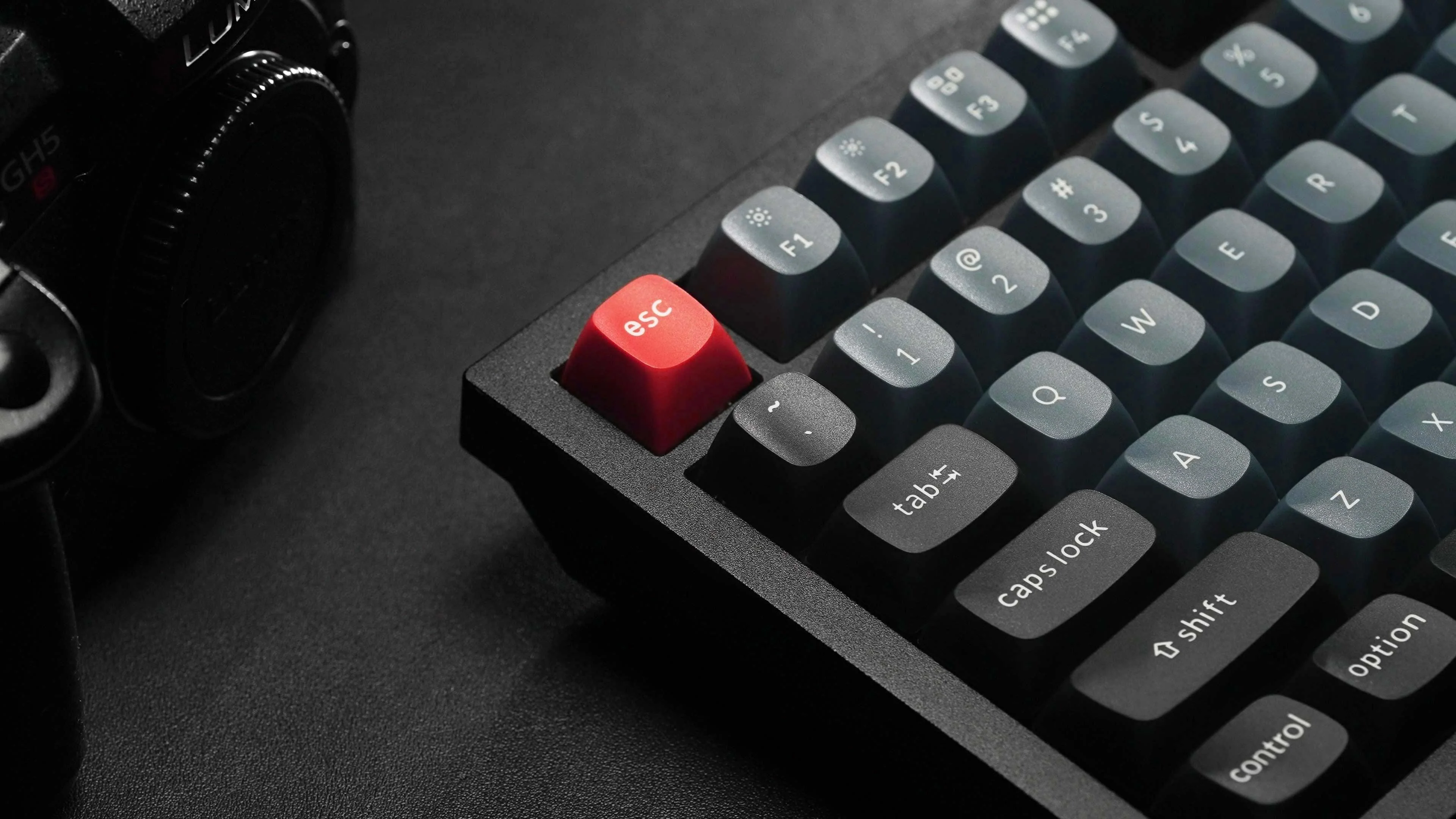 Keychron Q3 QMK Custom Mechanical Fully Assembled Carbon Black Knob Wired Keyboard (Red Switch) (Q3M1) - Image 4