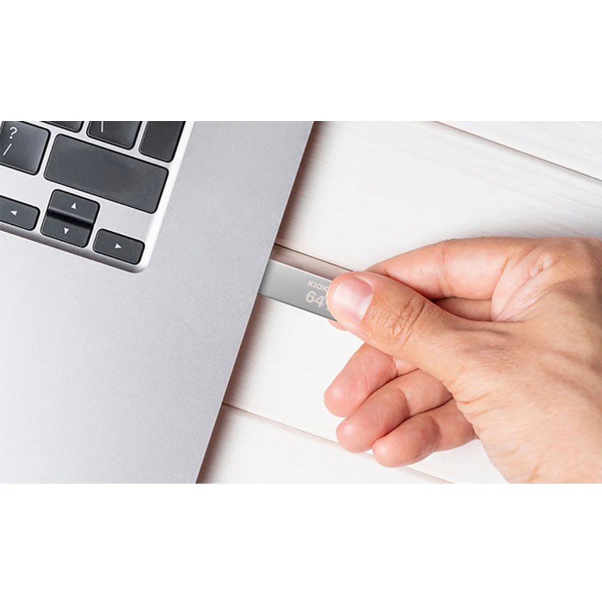 Kioxia TransMemory U366 64GB USB 3.2 Gen 1 100MB/s Read Type-A Flash Drive (LU366S064GG4) - Image 2