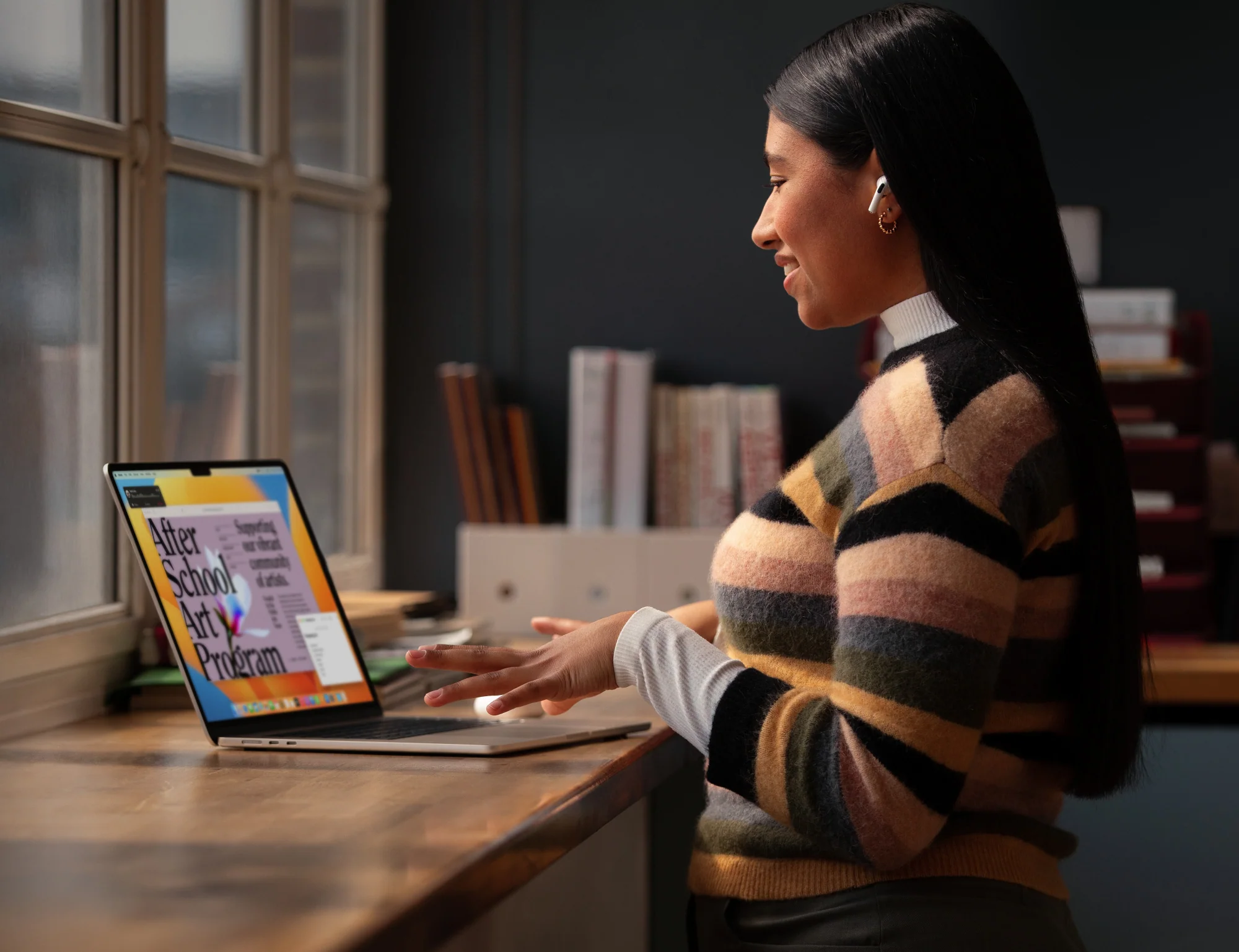 Macbook Air 15" (2023) MQKV3PP/A (Starlight) | M2 Chip | 8-Core CPU | 10-Core GPU | 8GB RAM | 512GB SSD - Image 9