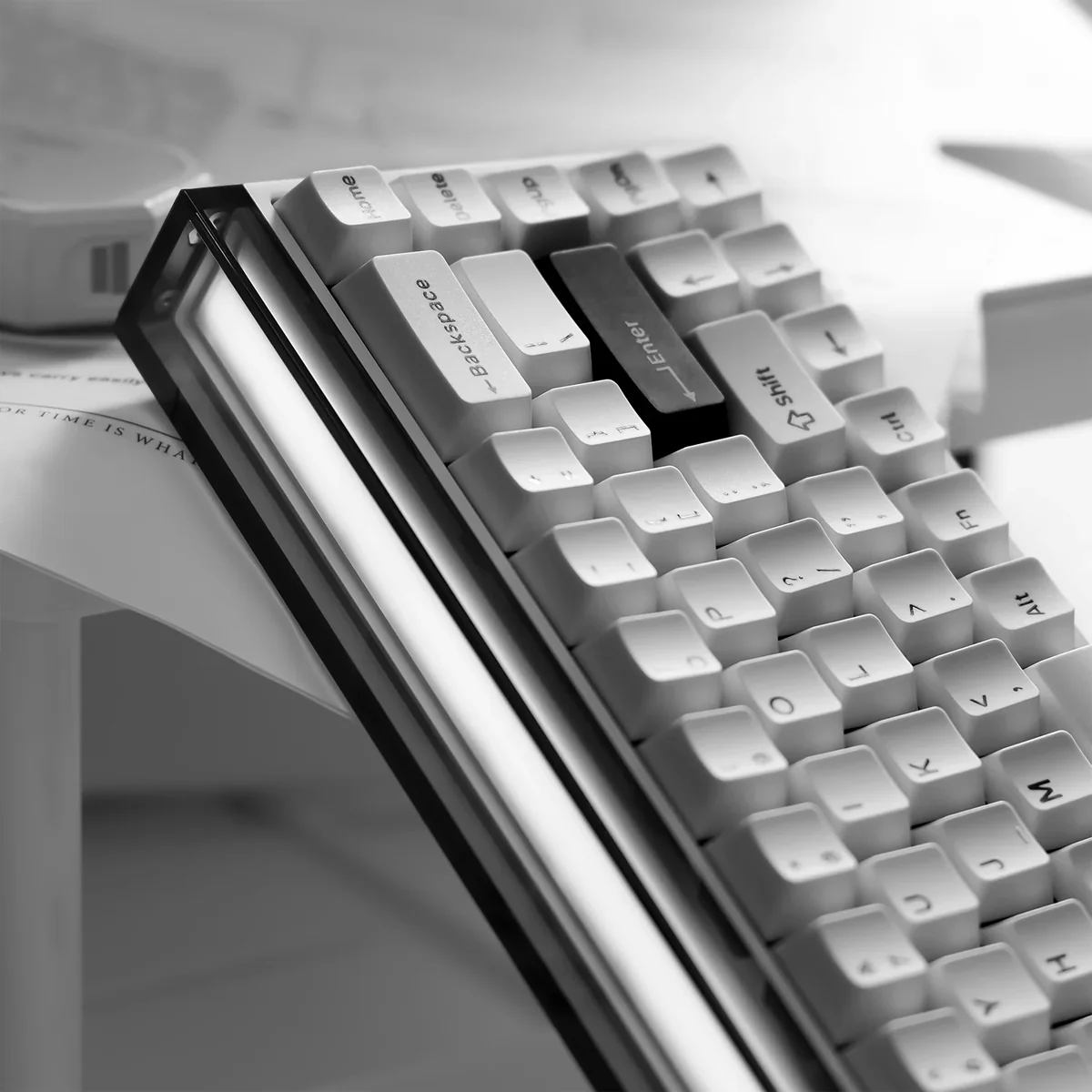 MelGeek MADE68 Ultra DIY Aluminum Alloy Case Magnetic Gaming Keyboard (Electrophoresis White, Anodized Black, Anodized Silver) - Image 7