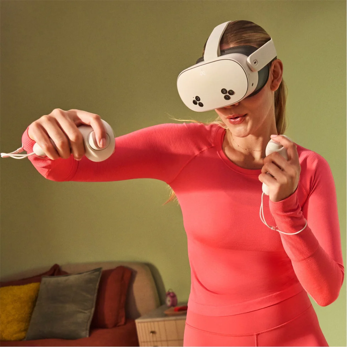 Meta Quest 3S All-in-One VR Gaming Headset (White) (128GB, 256GB) - Image 2