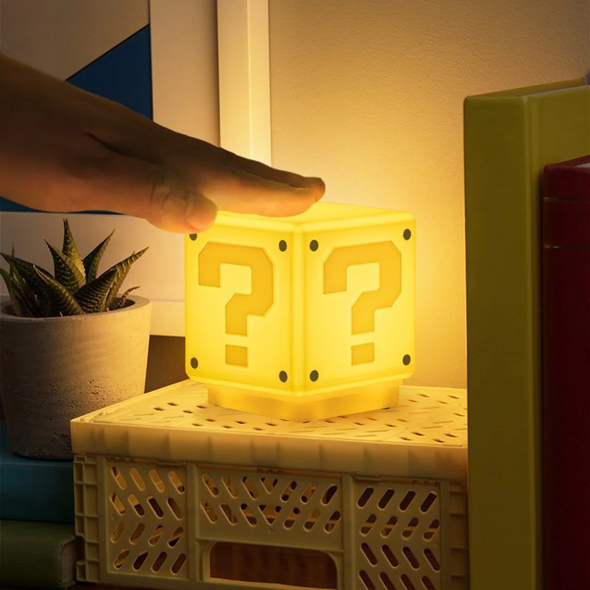 Paladone Super Mario Bros Mini Question Block Light V4 (PP3428NNV4) - Image 2