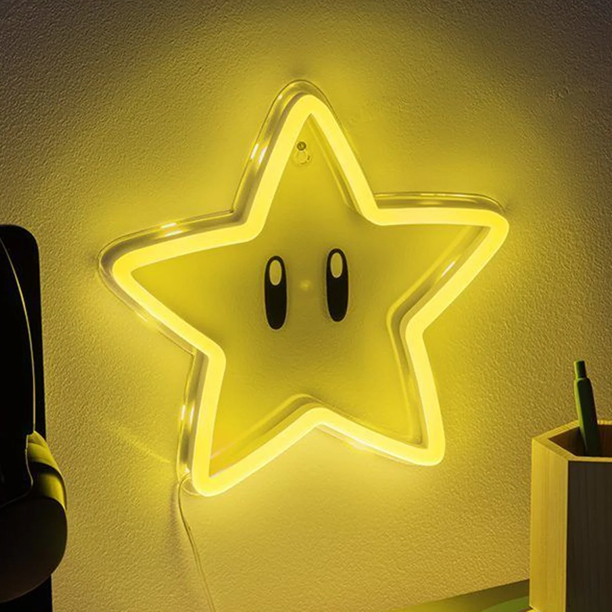 Paladone Super Mario Super Star Wall Mounted LED Neon Light (PP14711NNVN) - Image 3