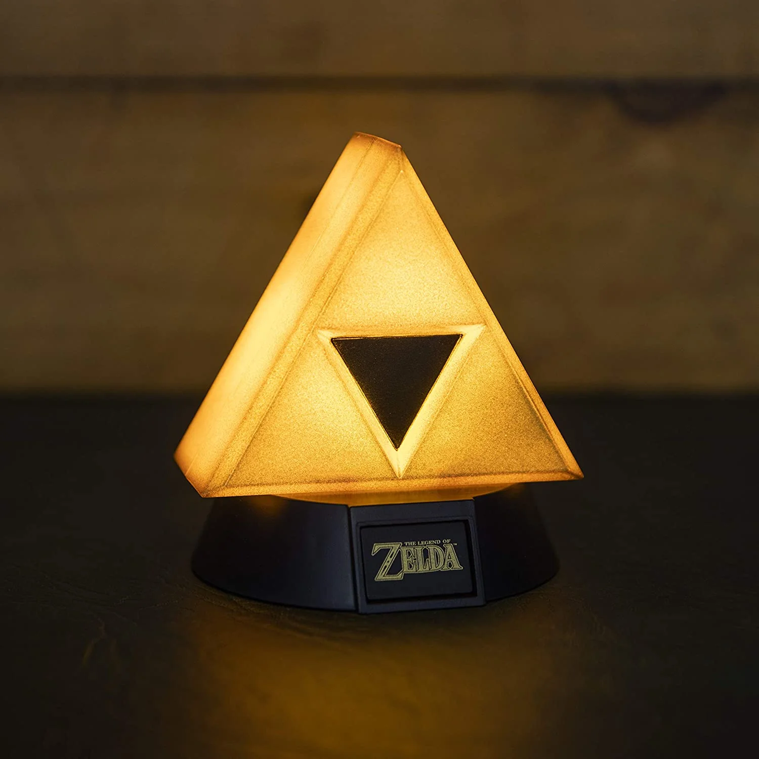 Paladone The Legend Of Zelda Gold Triforce Icon Light (PP5153NNV2) - Image 3