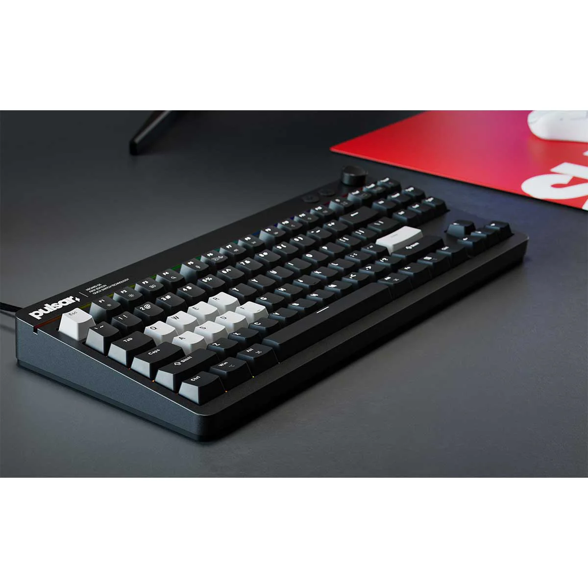 Pulsar XBOARD QS Mechanical Gaming Keyboard with Quick Switching Technology, Win/ Mac Switch Key (Black) (PWKXBQSO1) - Image 9