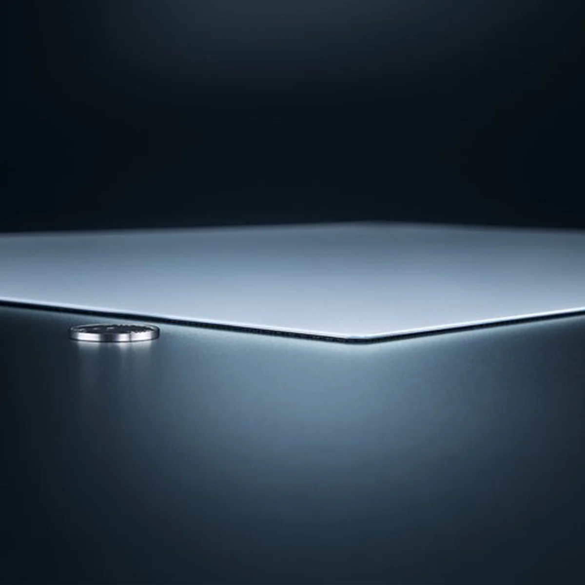 Razer Atlas Pro Ultra-Thin Premium Tempered Glass Gaming Mouse Mat (White) - Image 6