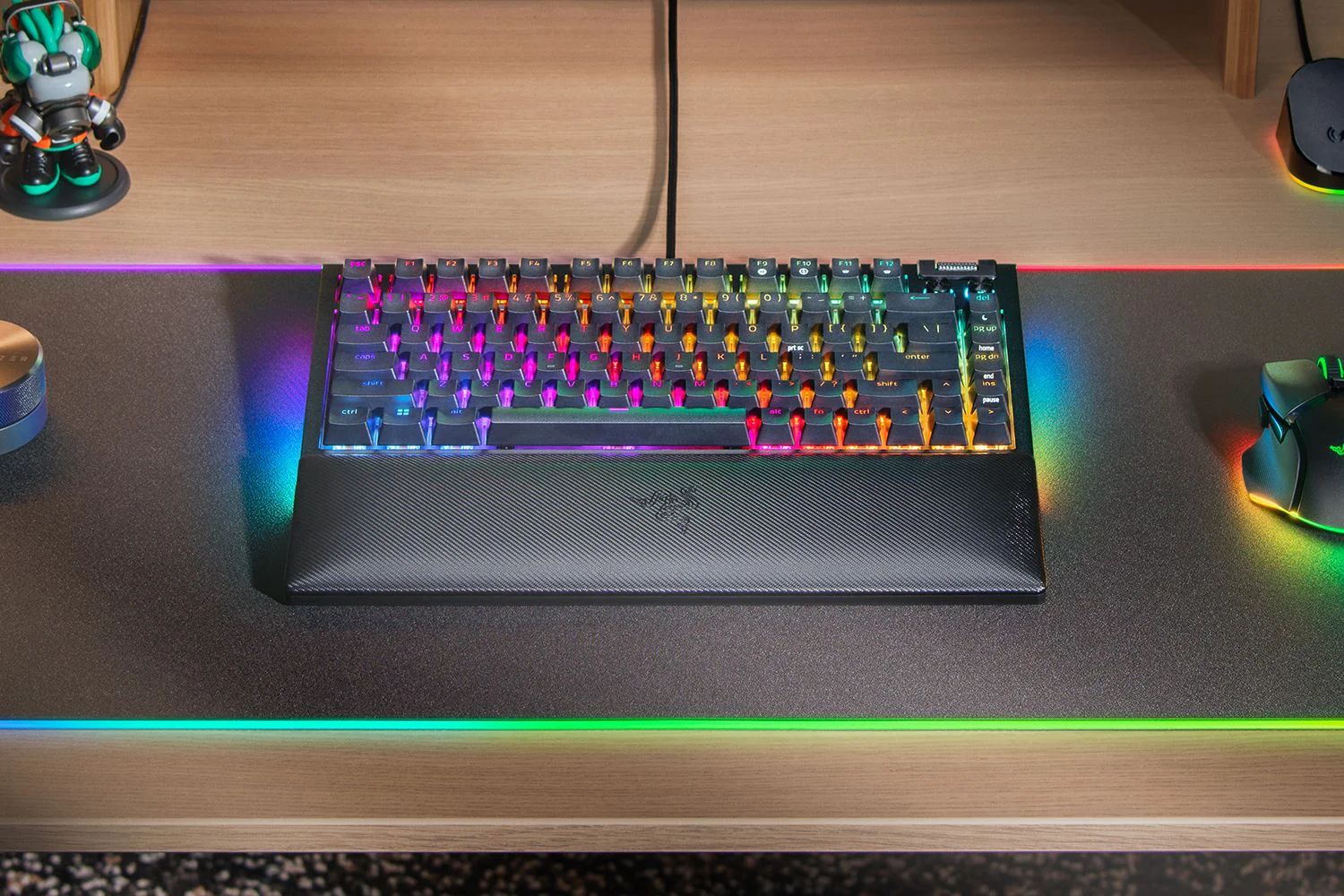 Razer Blackwidow V4 75% Hot-Swappable Mechanical Gaming Keyboard (Black) (Orange Switches) - Image 4