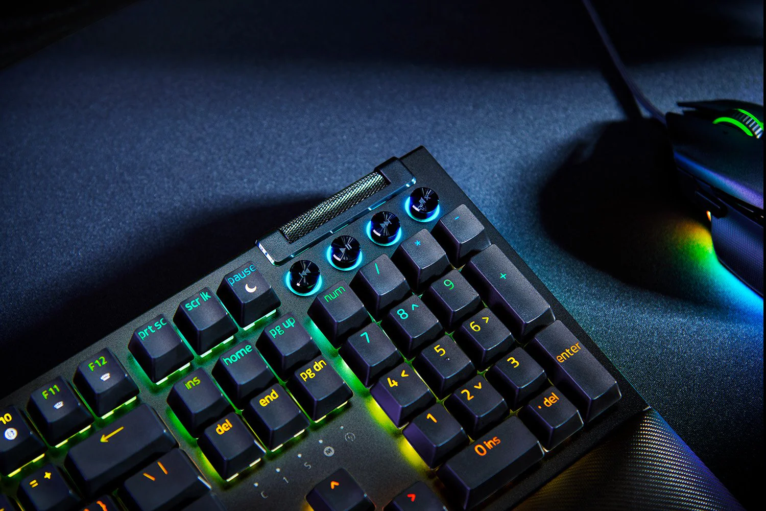 Razer Blackwidow V4 Mechanical Gaming Keyboard (Green Switch) - Image 3