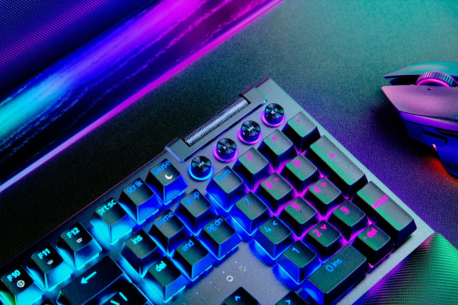 Razer Blackwidow V4 Pro Mechanical Gaming Keyboard With Razer Chroma RGB (Green Switch) - Image 4