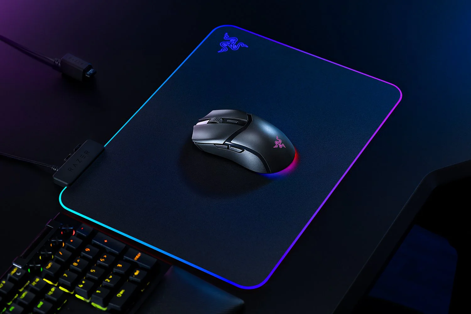 Razer Cobra HyperSpeed Lightweight Customizable Wireless Gaming Mouse with Razer Chroma RGB (Black) - Image 5