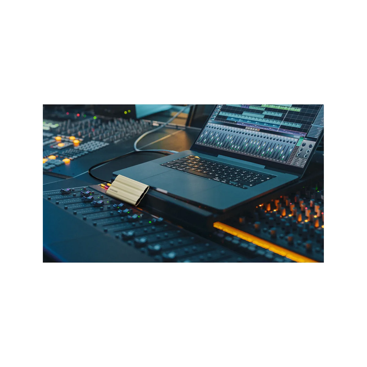 Samsung T7 Shield 4TB Rugged Portable SSD (Black) - Image 12