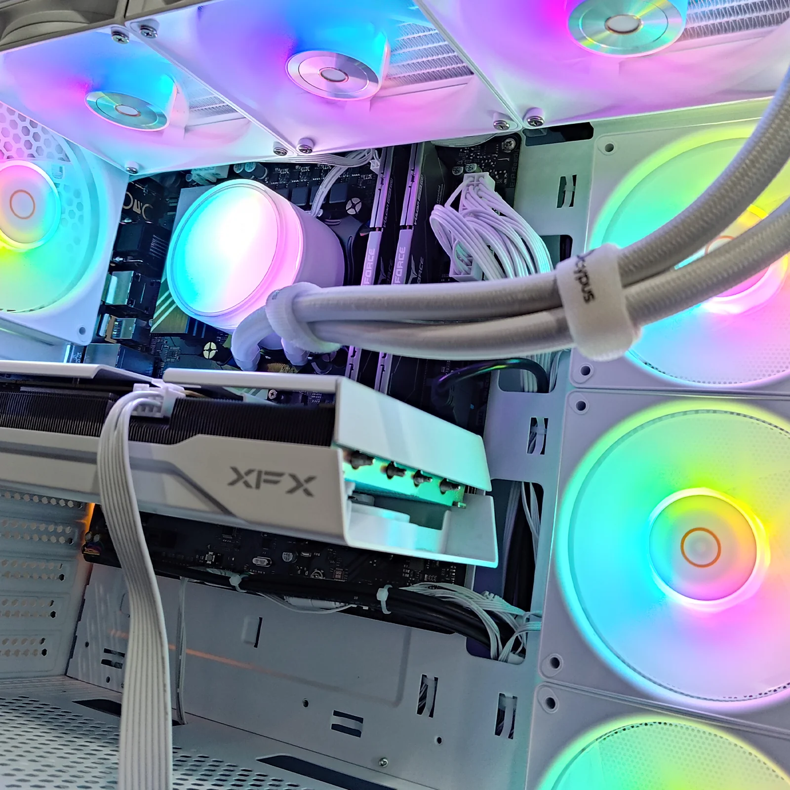 Sigma Gamma C72 White Desktop Gaming PC | Intel i5 14400F | 32GB RAM |  1TB SSD | RX 9060 XT| Windows 11 Pro - Image 5