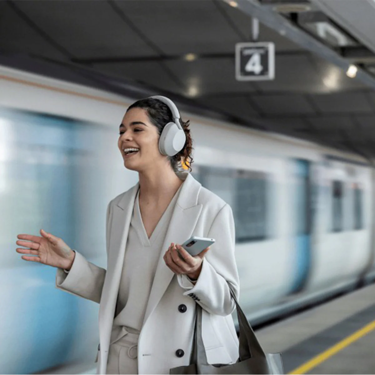 Sony WH-1000XM5 Wireless Noise-Canceling Stereo Headset (Black, Midnight Blue, Smoky Pink, Platinum Silver) - Image 21