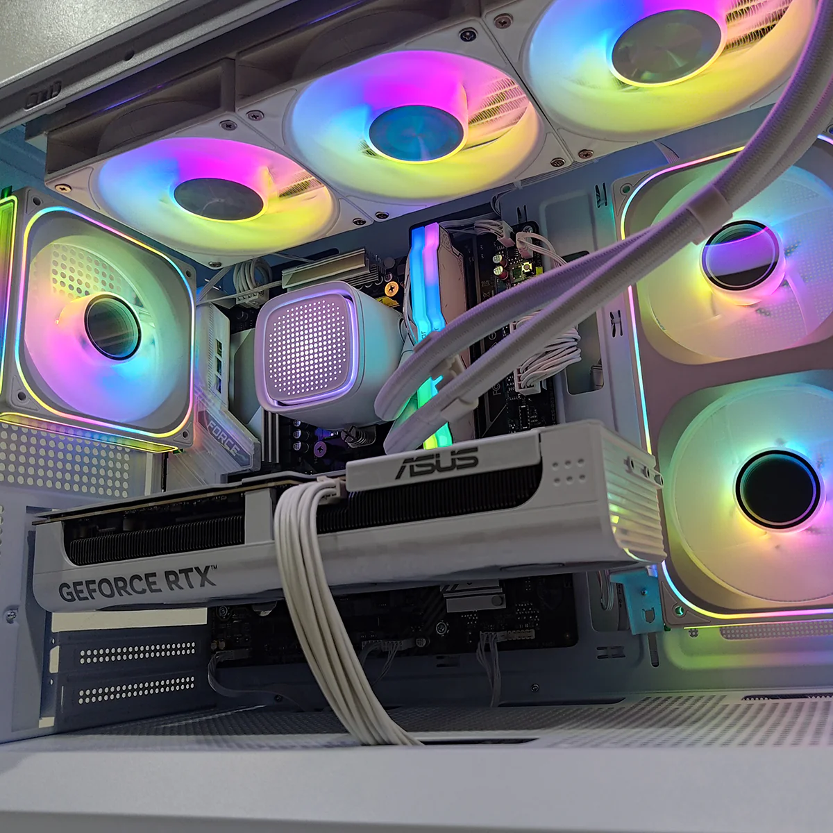 Sophos Astral White Desktop Gaming PC | AMD Ryzen 7 7700X | 32GB (2x16GB) RAM | 1TB SSD | RTX 5070 OC | Windows 11 Pro - Image 3
