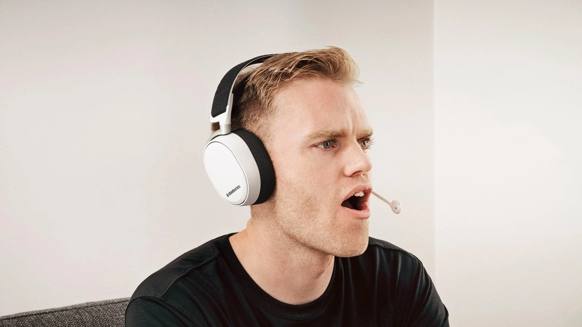 STEELSERIES ARCTIS PRO WIRELESS WHITE GAMING HEADSET (PN61474) - Image 4