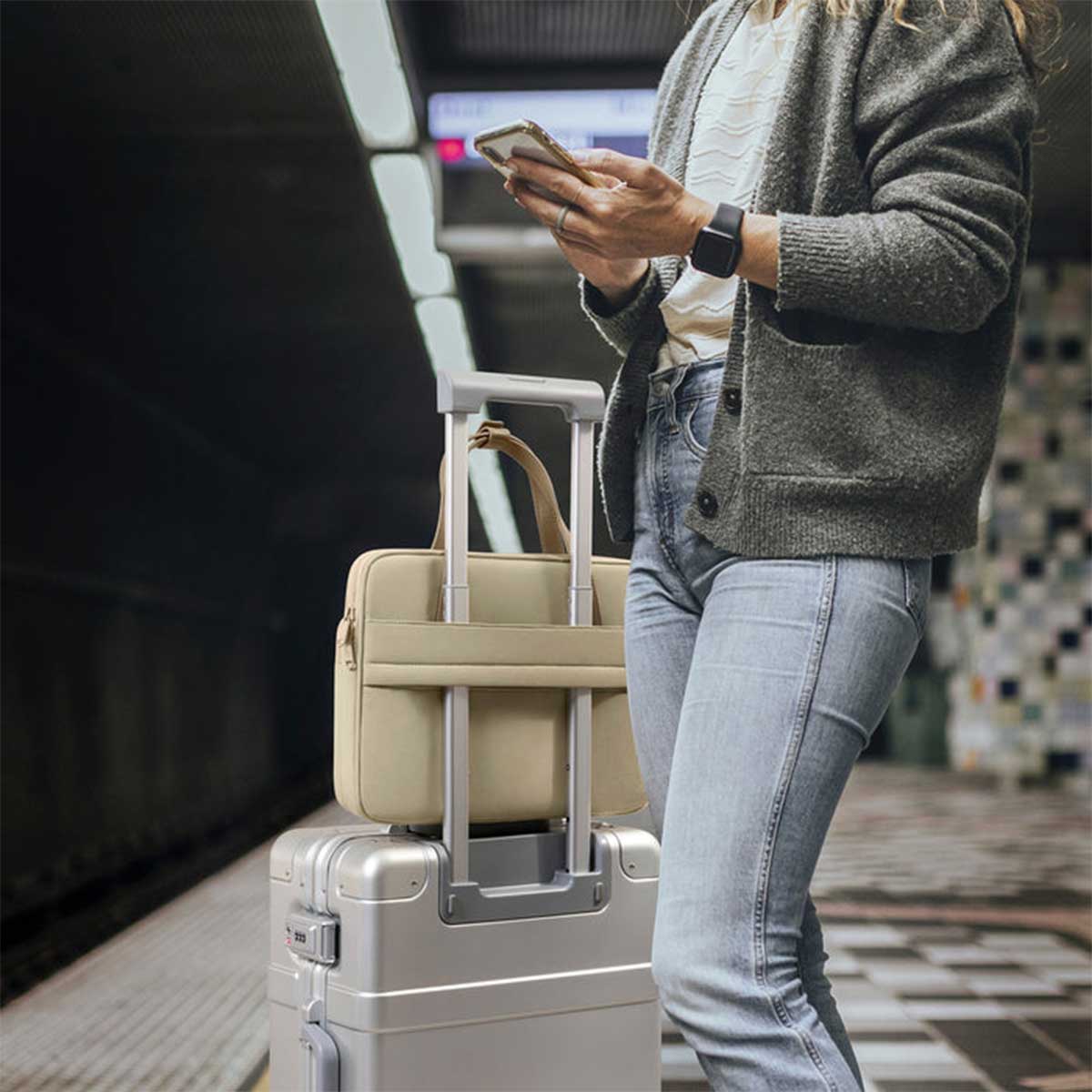 Tomtoc Versatile-A12 Laptop Shoulder Bag For 14-Inch Macbook Pro (Khaki) (A11D3K1) - Image 10