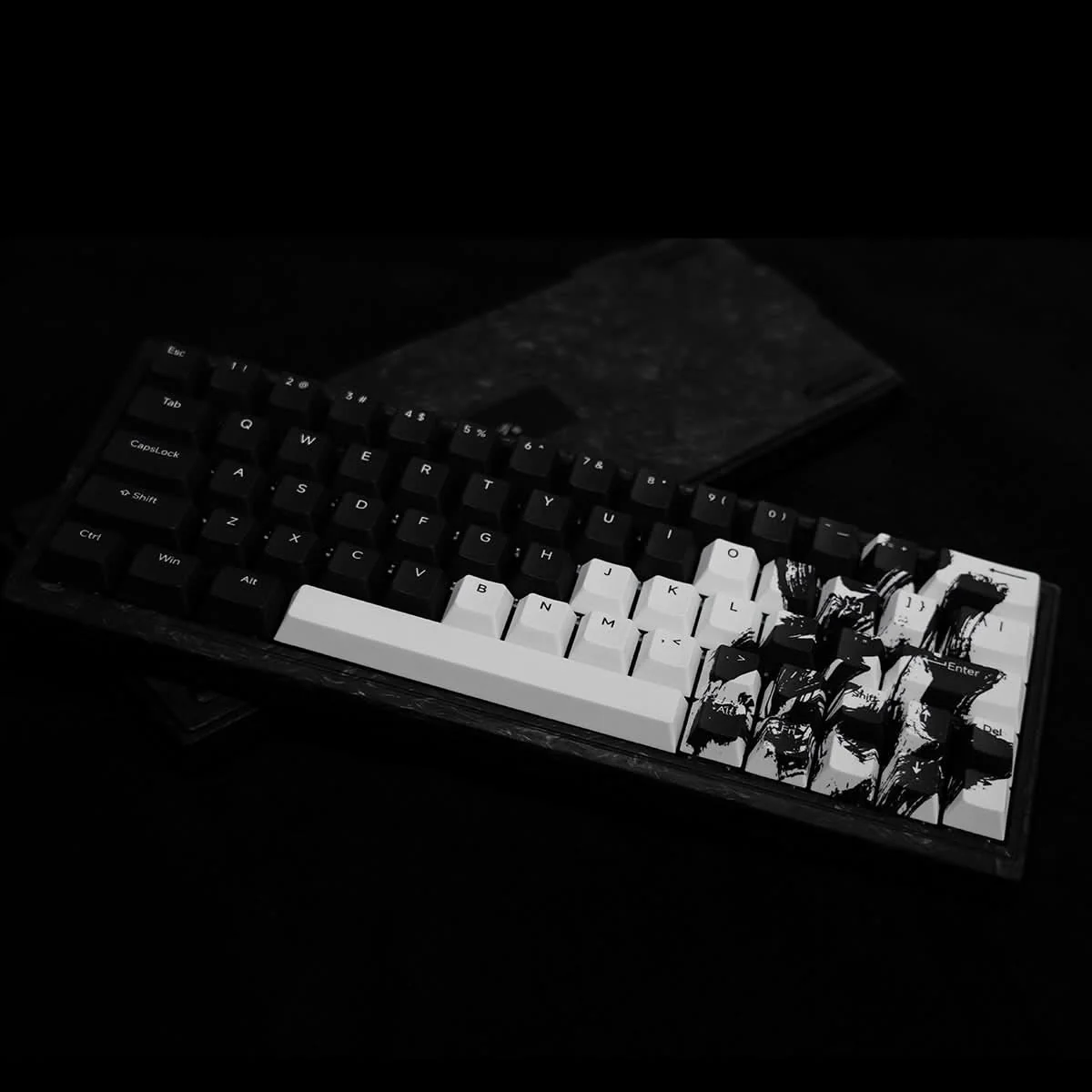 WLMouse YING63 Forged Carbon Fiber Keyboard YING (Magnetic Jade Pro) - Image 4